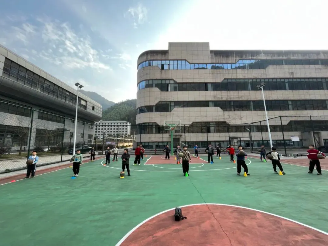 专业篮球教练如何指导球员心理_2